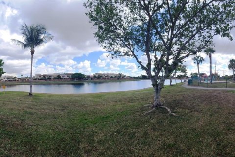 Touwnhouse à vendre à Miami, Floride: 3 chambres, 106.28 m2 № 1998142 - photo 26