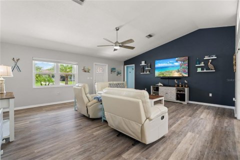 Villa ou maison à vendre à Punta Gorda, Floride: 3 chambres, 165.27 m2 № 2344965 - photo 18