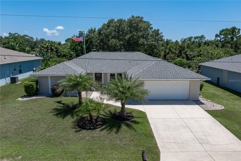 House in Punta Gorda, Florida 3 bedrooms, 165.27 sq.m. № 2344965