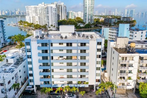 Купить кондоминиум в Майами-Бич, Флорида 1 спальня, 79.71м2, № 1985679 - фото 15