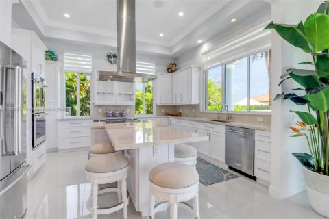 House in Marco Island, Florida 4 bedrooms № 1781914 - photo 11