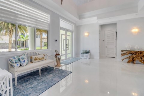 House in Marco Island, Florida 4 bedrooms № 1781914 - photo 4