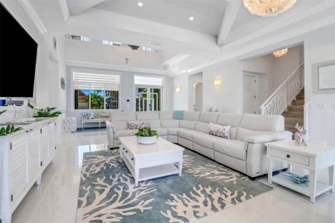 House in Marco Island, Florida 4 bedrooms № 1781914 - photo 7