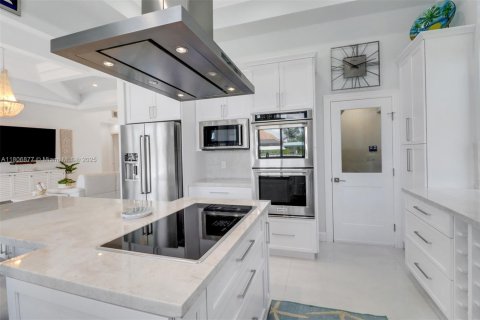 House in Marco Island, Florida 4 bedrooms № 1781914 - photo 14