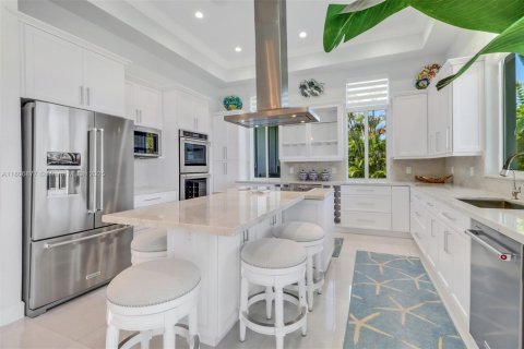 House in Marco Island, Florida 4 bedrooms № 1781914 - photo 12