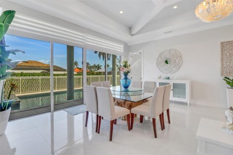 House in Marco Island, Florida 4 bedrooms № 1781914 - photo 9