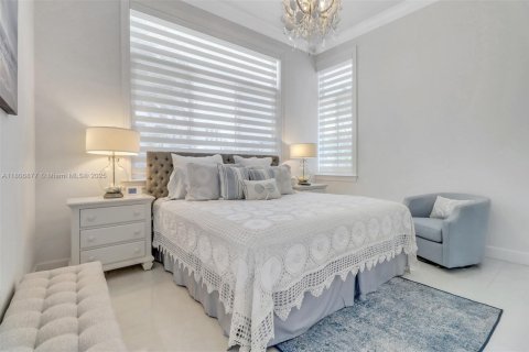 House in Marco Island, Florida 4 bedrooms № 1781914 - photo 22