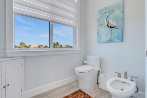 House in Marco Island, Florida 4 bedrooms № 1781914 - photo 29