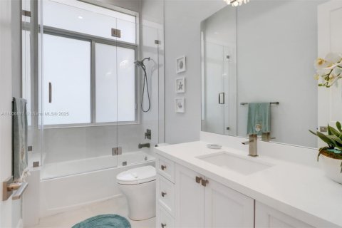 House in Marco Island, Florida 4 bedrooms № 1781914 - photo 25