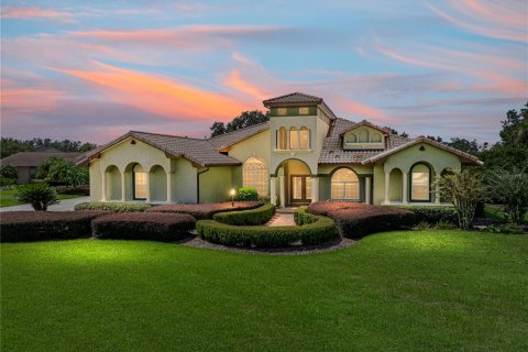 Casa en venta en Winter Haven, Florida, 4 dormitorios, 338.16 m2 № 1916099 - foto 1