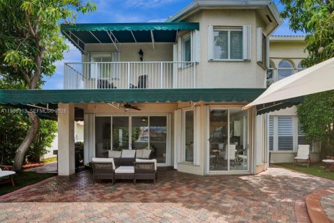 House in Doral, Florida 5 bedrooms, 283.54 sq.m. № 2044291 - photo 28