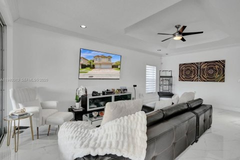 House in Doral, Florida 5 bedrooms, 283.54 sq.m. № 2044291 - photo 20
