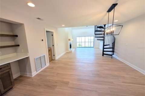 Condo in Cortez, Florida, 3 bedrooms  № 2304483 - photo 11