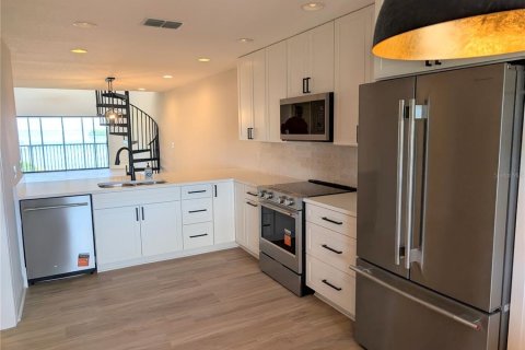 Condo in Cortez, Florida, 3 bedrooms  № 2304483 - photo 16