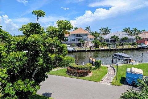 Condo in Cortez, Florida, 3 bedrooms  № 2304483 - photo 18
