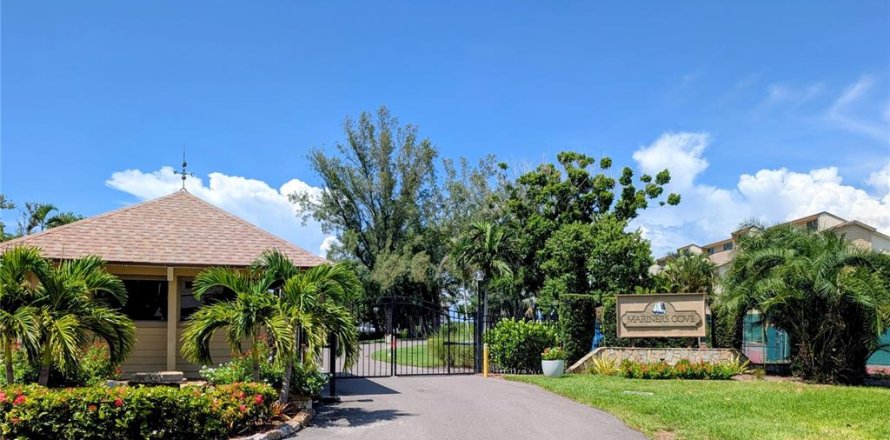 Condo in Cortez, Florida, 3 bedrooms  № 2304483