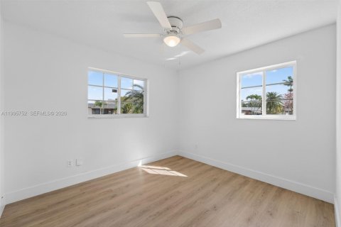 Casa en venta en Miami, Florida, 3 dormitorios, 145.21 m2 № 2063040 - foto 28