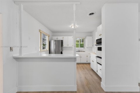 Casa en venta en Miami, Florida, 3 dormitorios, 145.21 m2 № 2063040 - foto 16