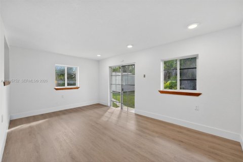 Casa en venta en Miami, Florida, 3 dormitorios, 145.21 m2 № 2063040 - foto 20