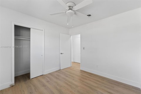 Casa en venta en Miami, Florida, 3 dormitorios, 145.21 m2 № 2063040 - foto 25