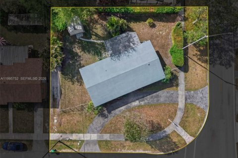 Casa en venta en Miami, Florida, 3 dormitorios, 145.21 m2 № 2063040 - foto 7