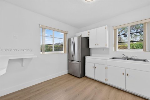 Casa en venta en Miami, Florida, 3 dormitorios, 145.21 m2 № 2063040 - foto 18