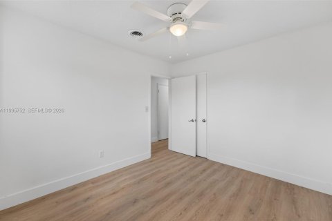 Casa en venta en Miami, Florida, 3 dormitorios, 145.21 m2 № 2063040 - foto 29