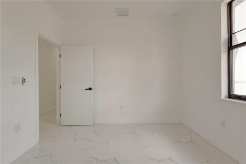 Casa en venta en Lehigh Acres, Florida, 4 dormitorios, 162.58 m2 № 2354507 - foto 17