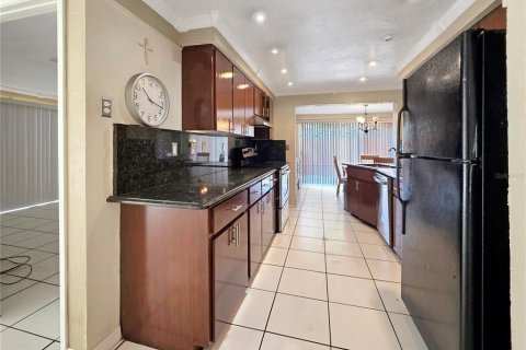 House in Englewood, Florida 4 bedrooms, 180.51 sq.m. № 1778584 - photo 18