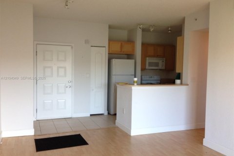 Copropriété à louer à South Miami, Floride: 1 chambre, 60.57 m2 № 2412910 - photo 9