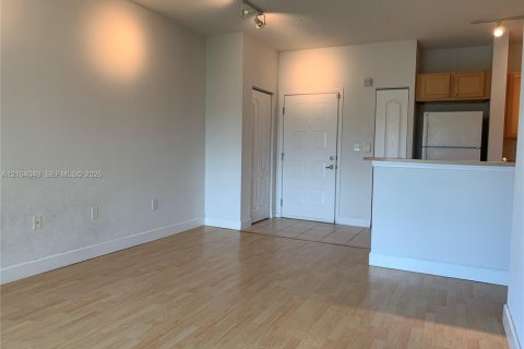 Copropriété à louer à South Miami, Floride: 1 chambre, 60.57 m2 № 2412910 - photo 10