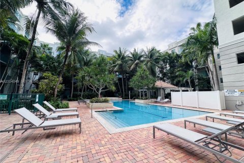 Copropriété à louer à South Miami, Floride: 1 chambre, 60.57 m2 № 2412910 - photo 4