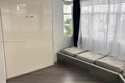 Снять в аренду квартиру в Майами-Бич, Флорида 2 спальни, 87.33м2, № 2003642 - фото 11