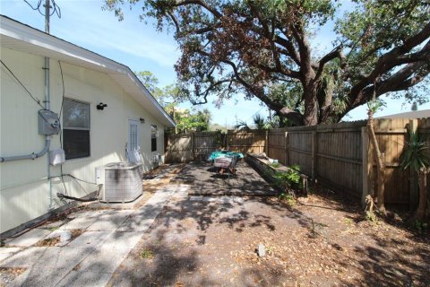 House in Sarasota, Florida 3 bedrooms, 102.38 sq.m. № 1904357 - photo 28