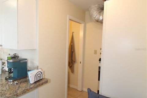 House in Sarasota, Florida 3 bedrooms, 102.38 sq.m. № 1904357 - photo 26
