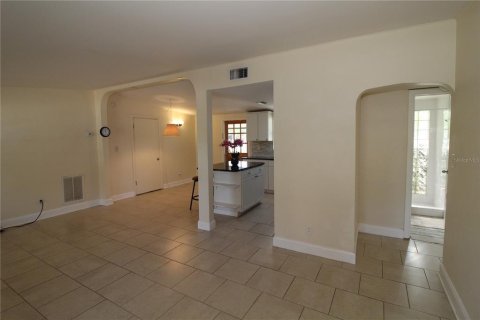 House in Sarasota, Florida 3 bedrooms, 102.38 sq.m. № 1904357 - photo 4