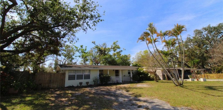 House in Sarasota, Florida 3 bedrooms, 102.38 sq.m. № 1904357