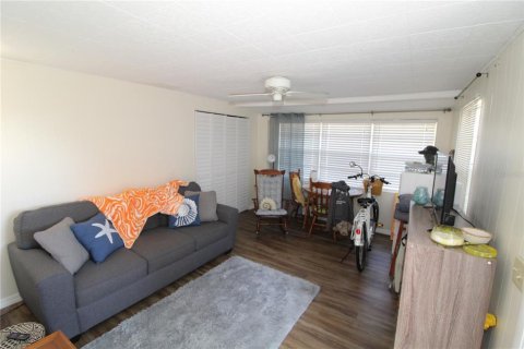 House in Sarasota, Florida 3 bedrooms, 102.38 sq.m. № 1904357 - photo 24
