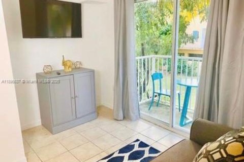 Снять в аренду кондоминиум в Майами, Флорида 1 спальня, 62.43м2, № 1947690 - фото 15