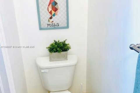 Снять в аренду кондоминиум в Майами, Флорида 1 спальня, 62.43м2, № 1947690 - фото 9