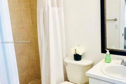 Снять в аренду кондоминиум в Майами, Флорида 1 спальня, 62.43м2, № 1947690 - фото 8