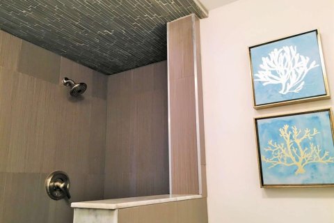 Condo in Saint Petersburg, Florida, 2 bedrooms № 2239795 - photo 17