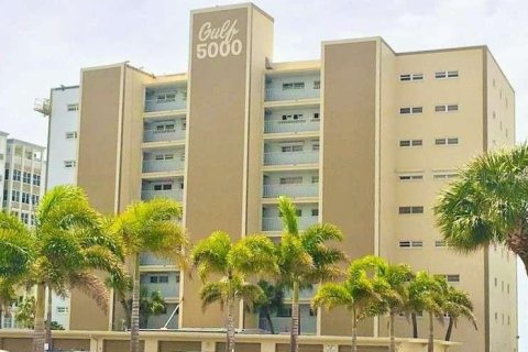 Condo in Saint Petersburg, Florida, 2 bedrooms № 2239795 - photo 2