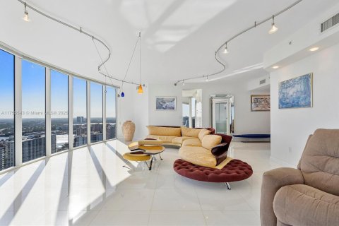 Condo in Sunny Isles Beach, Florida, 3 bedrooms  № 1864321 - photo 16