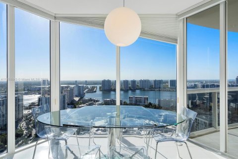 Condo in Sunny Isles Beach, Florida, 3 bedrooms  № 1864321 - photo 25