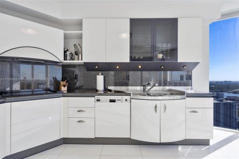 Condo in Sunny Isles Beach, Florida, 3 bedrooms  № 1864321 - photo 28