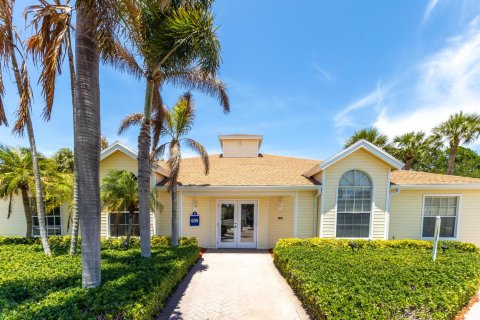 Condo in Indialantic, Florida, 1 bedroom № 2247132 - photo 26