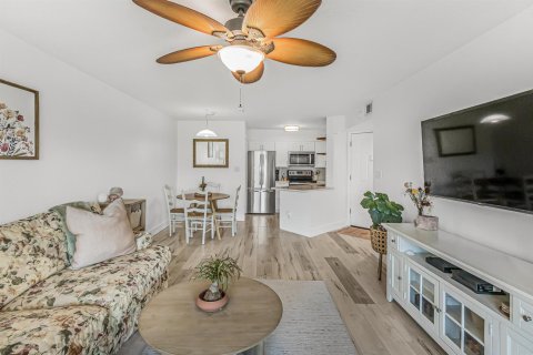 Condo in Indialantic, Florida, 1 bedroom  № 2247132