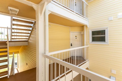 Condo in Indialantic, Florida, 1 bedroom № 2247132 - photo 28