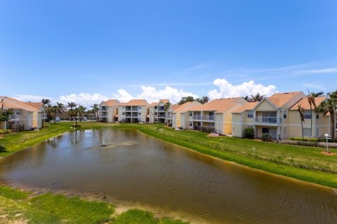 Condo in Indialantic, Florida, 1 bedroom № 2247132 - photo 20